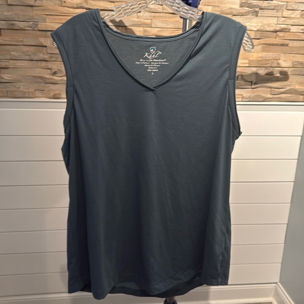 Kuhl grey/blue tank size large.